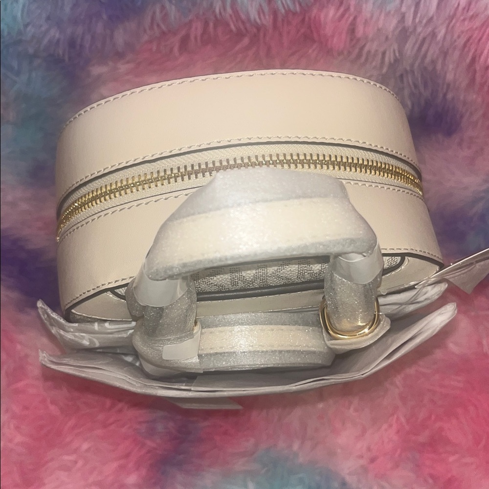 💋SOLD💋NWT Michael Kors Mini Logo Backpack | Signature MK Cream & Gold - Picture 7 of 9